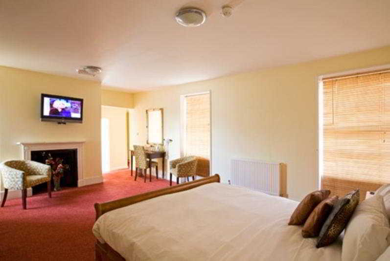 The Star And Garter Hotel Andover Room photo